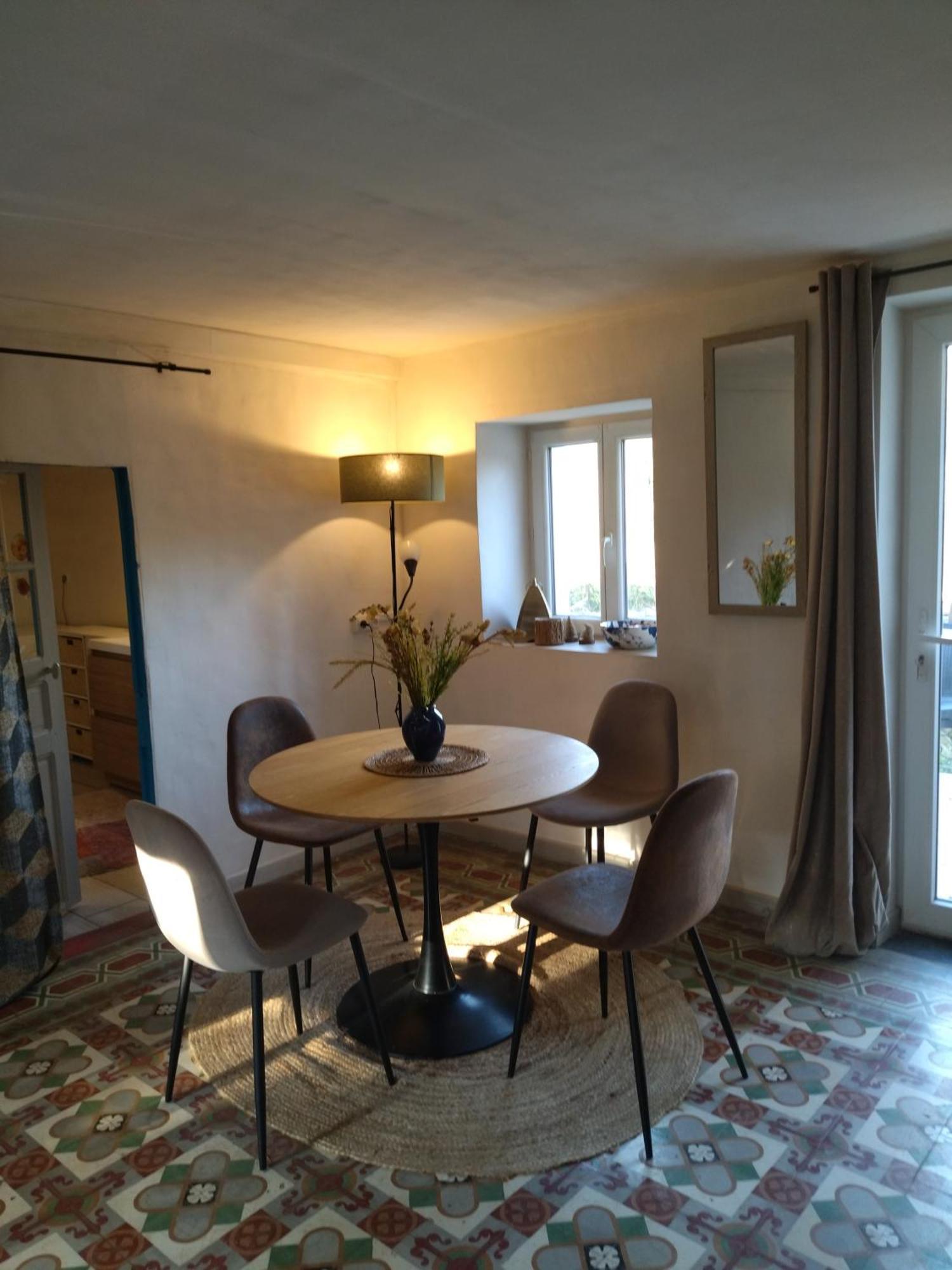 De La Pierre Bleue, Maison A La Campagne Verdon (Marne)